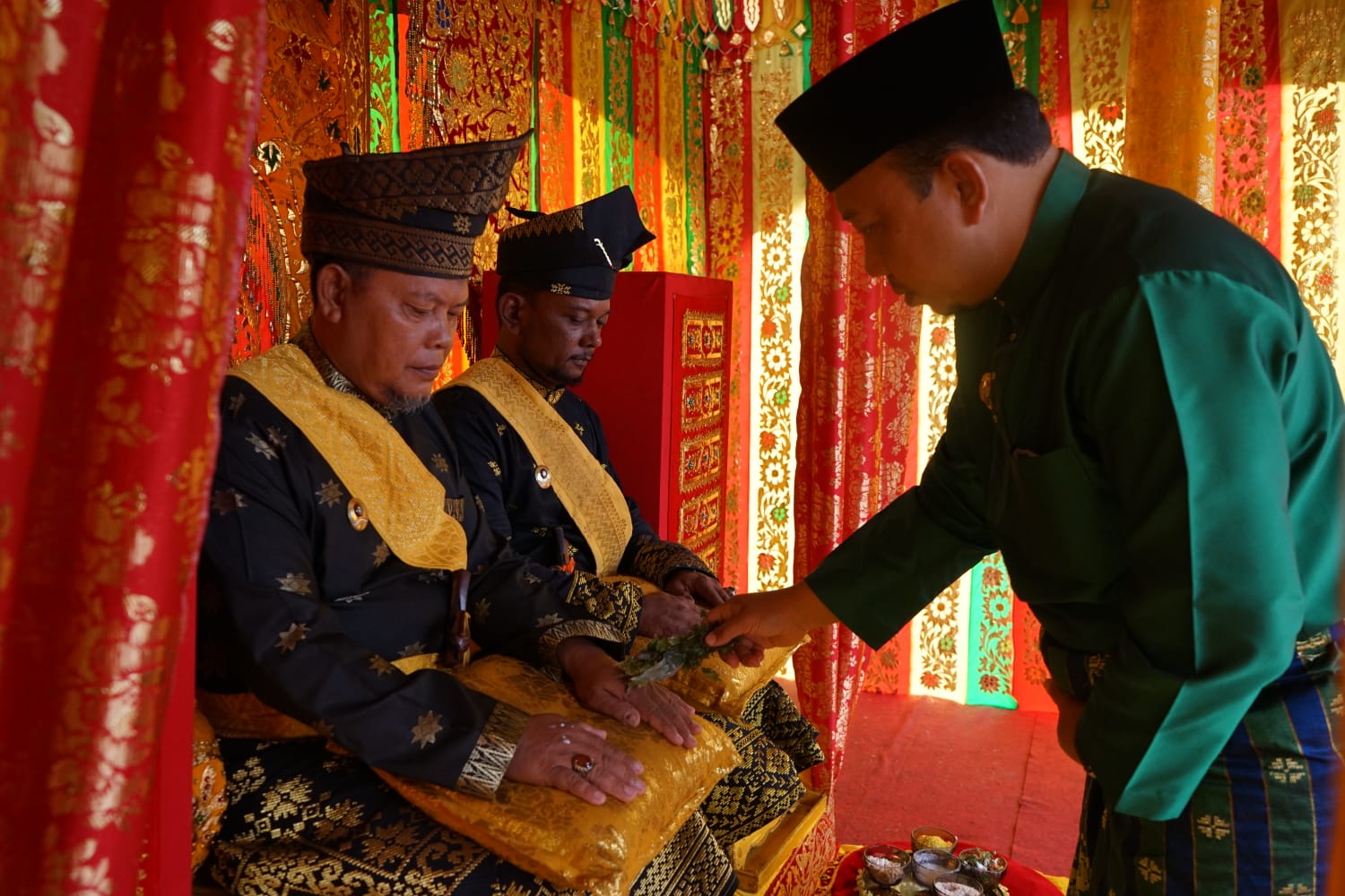 Junjung Tinggi Nilai Istiadat, Wabup Siak, Husni Hadiri Acara Pengukuhan LAMR Kecamatan Sungai Apit